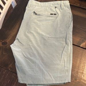 Like new Salty Crew shorts size 40